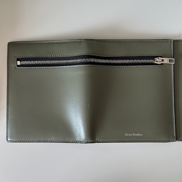 ARMY GREEN ACNE TRIFOLD WALLET - Picture 6 of 6